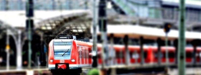 Поезд, Железнодорожный вокзал