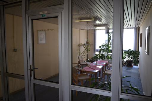 Языковые курсы Карлова Университета в центре Прага-Кристалл