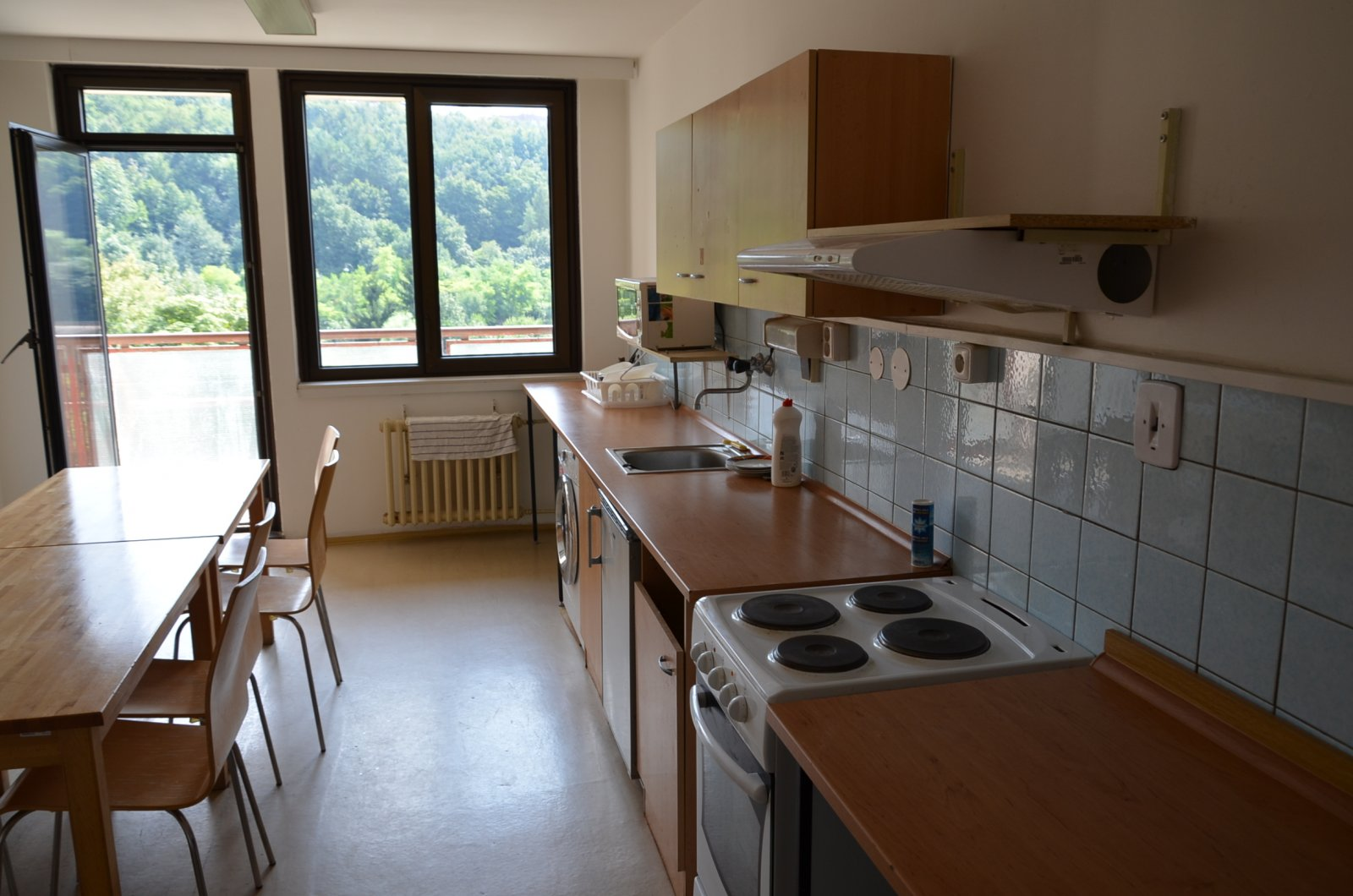 Языковые курсы Карлова Университета в центре Прага-Кристалл