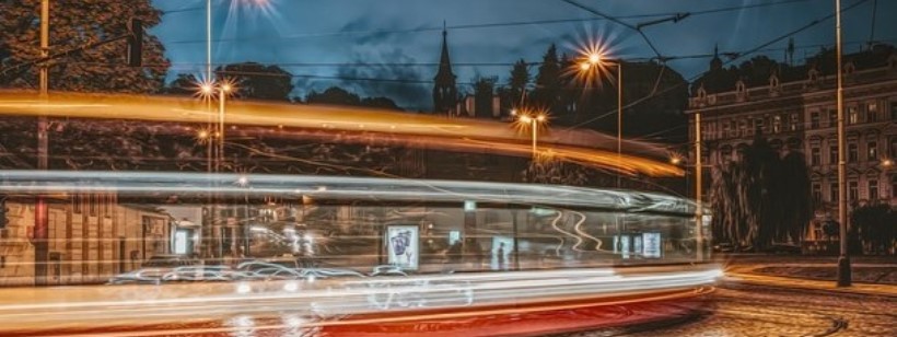 Трамвай, Автобус