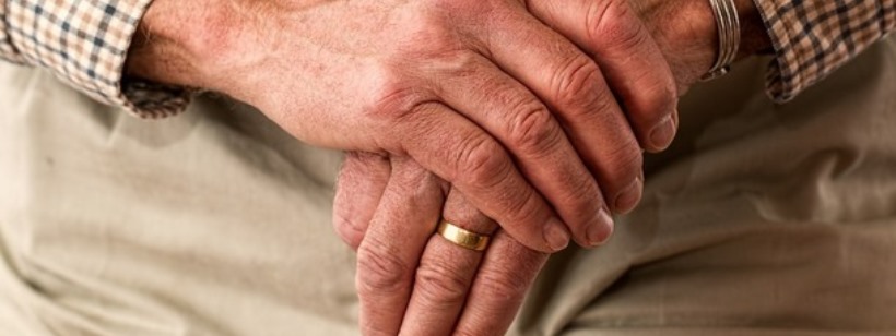 Пожилой человек