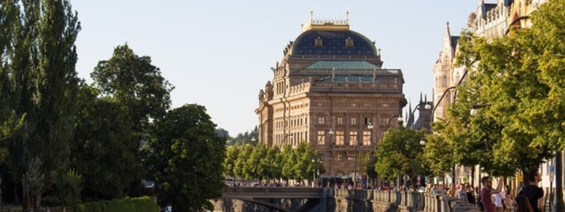 Прага, Путешествия