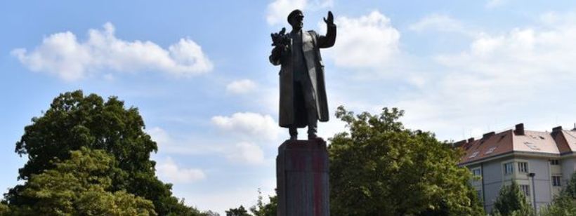 Прага, Статуя