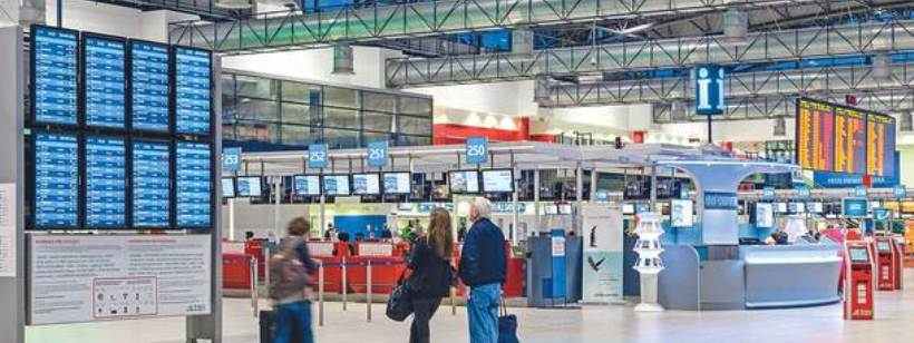 Рузине, Аэропорт