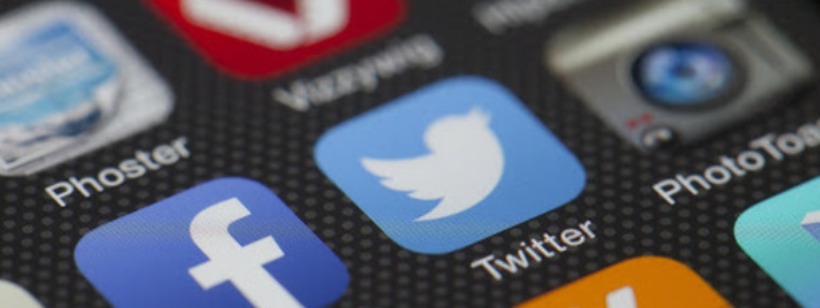 Логотип, Текст